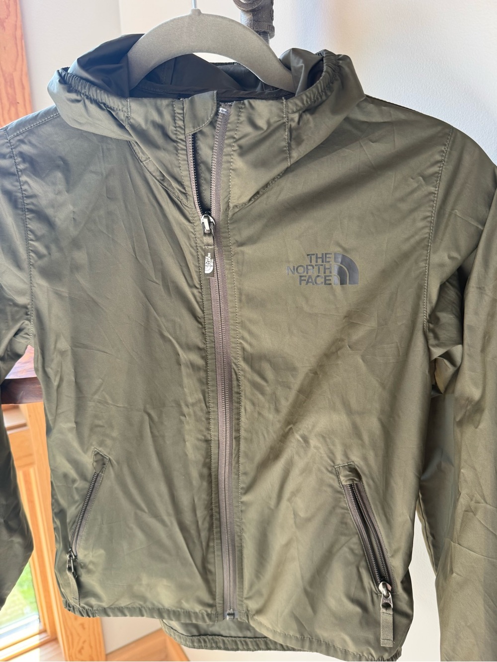 The North Face Youth Small 7/8  Dark Olive Hooded Windbreaker Raincoat Unisex